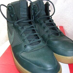 S-127 MENS NIKE COURT BOROUGH MID WINTER HIGHTOPS W/BOX